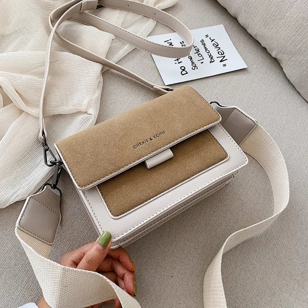 Kristel Crossbody Tas | Met handige flip-opening in de kleur Khaki voor dames in stijl geschikt voor alle seizoenen.