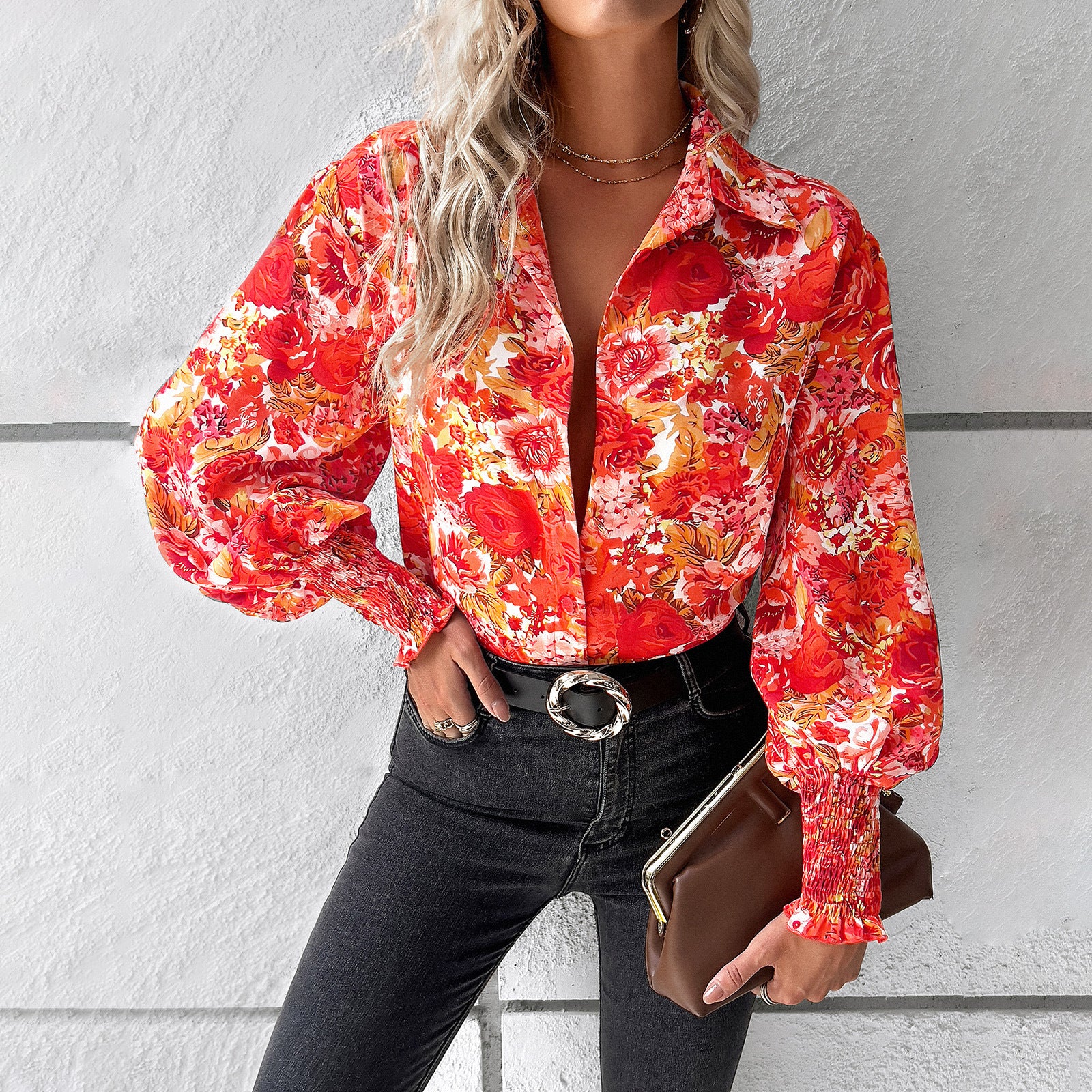 Lady | Kleurvolle herfstblouses in de kleur Rood/Oranje voor dames in stijl ideaal voor de herfst.