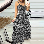 Lange jurk met luipaardprint in de kleur Luipaard Grijs voor dames in stijl ideaal voor de lente.