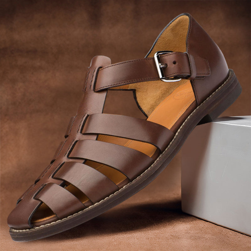 Lars | Leren sandalen in de kleur Bruin voor heren in stijl ideaal voor de lente.