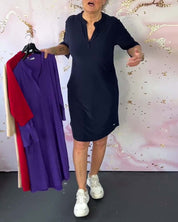 Laurynn | Jurk in effen kleur met V-hals in de kleur Marineblauw voor dames in Formal stijl ideaal voor de lente.