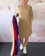 Laurynn | Jurk in effen kleur met V-hals in de kleur Khaki voor dames in Formal stijl ideaal voor de lente.