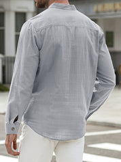 Linnen overhemd voor mannen in de kleur Lichtblauw voor heren in stijl ideaal voor de zomer.