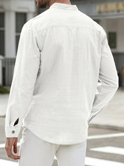 Linnen overhemd voor mannen in de kleur Lichtblauw voor heren in stijl ideaal voor de zomer.