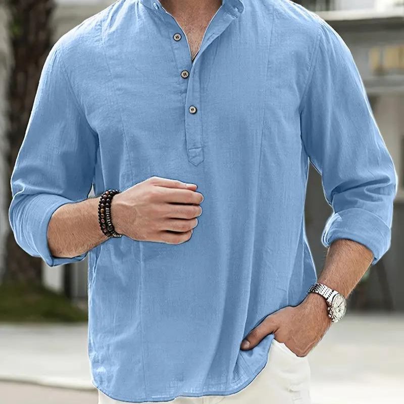 Linnen overhemd voor mannen in de kleur Lichtblauw voor heren in stijl ideaal voor de zomer.