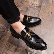 Linus | Heren loafers met kwastjes in de kleur Zwart voor heren in Smart-casual stijl ideaal voor de herfst.