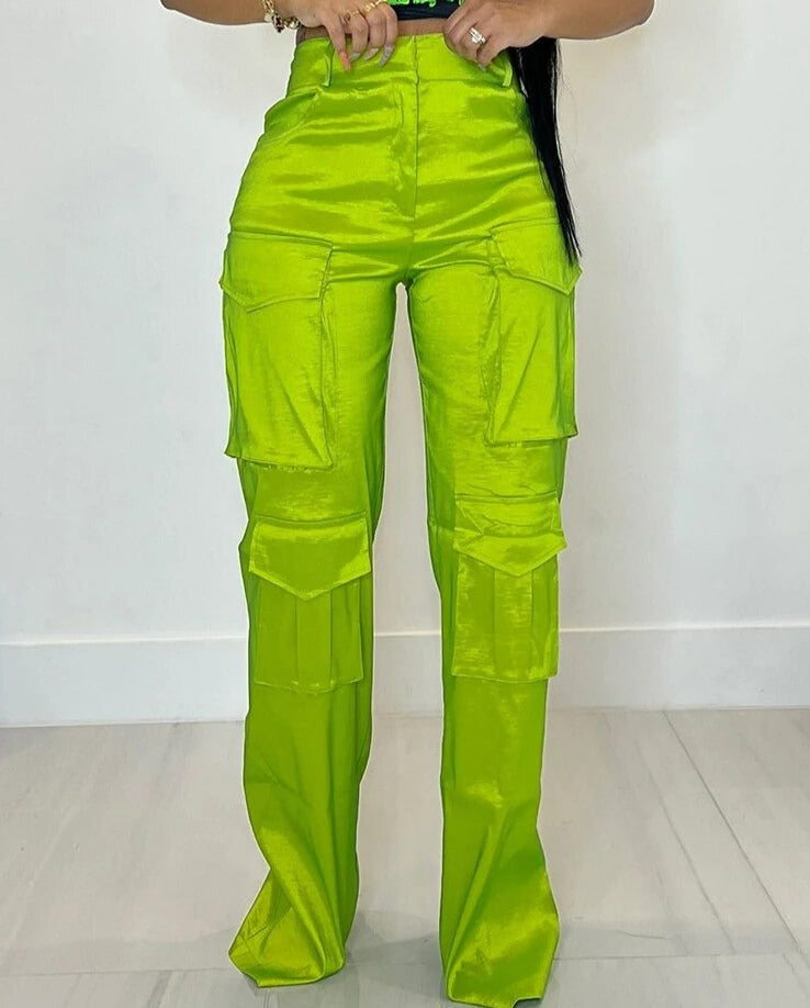 Lise | Satijnen Nachtleven Broek in de kleur Neon voor dames in Lounge stijl ideaal voor de herfst.