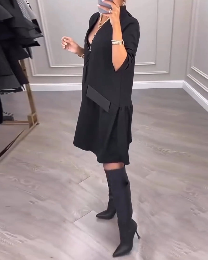 Lola | Artistieke jurk met V-hals en lange mouwen in de kleur Zwart voor dames in stijl ideaal voor de herfst.