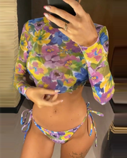 Lotte | Bloemenbikini met bijpassende top in de kleur Bloemen voor dames in Beach stijl ideaal voor de zomer.