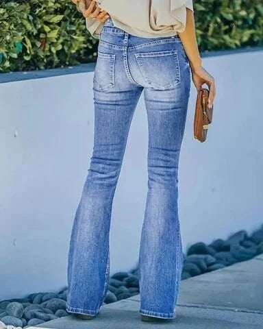 Lotte | High-Waist Spijkerbroek in stijl in de kleur Blauw voor dames in stijl ideaal voor de lente.