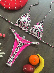 Lotte | Schattige & sexy bikini in de kleur Roze zwarte afdruk voor dames in Beach stijl ideaal voor de zomer.