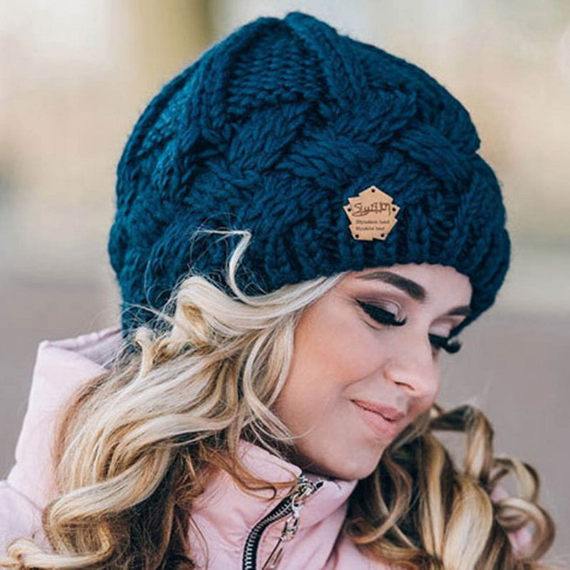 Lotte | Stijlvolle & comfy gebreide beanie in de kleur Blauw voor dames in Streetwear stijl ideaal voor de winter