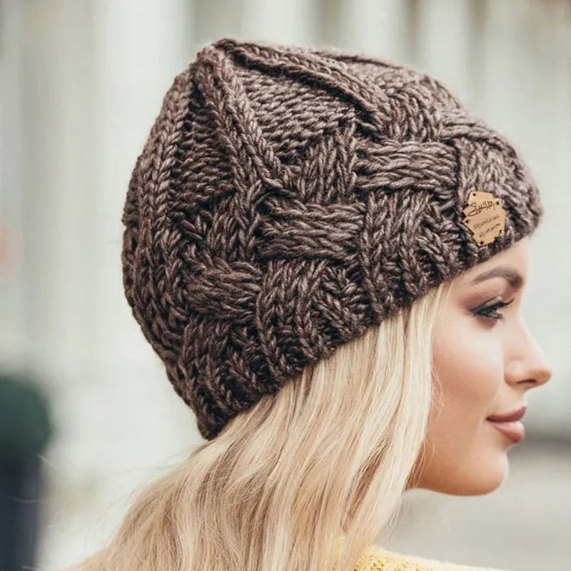 Lotte | Stijlvolle & comfy gebreide beanie in de kleur Koffie voor dames in Streetwear stijl ideaal voor de winter
