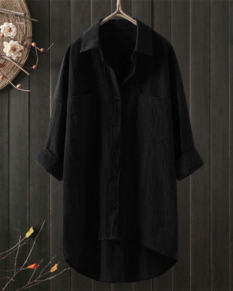 Deze blouse is een stijlvolle toevoeging aan elke outfit. Met een losvallende pasvorm en lange mouwen biedt deze blouse comfort en elegantie in één. Gemaakt van katoen en linnen, geschikt voor zowel informele als zakelijke gelegenheden.