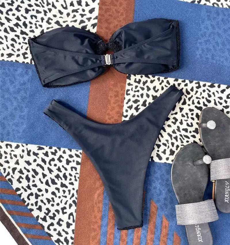 Luna | Trendy & sexy strapless bikini in de kleur Zwart voor dames in Beach stijl ideaal voor de zomer.