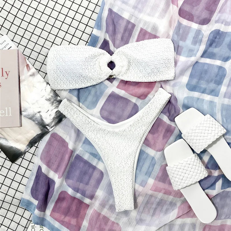 Luna | Trendy & sexy strapless bikini in de kleur Zwart voor dames in Beach stijl ideaal voor de zomer.