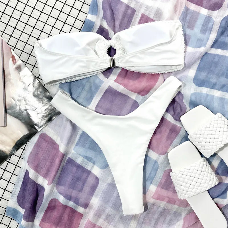 Luna | Trendy & sexy strapless bikini in de kleur Zwart voor dames in Beach stijl ideaal voor de zomer.