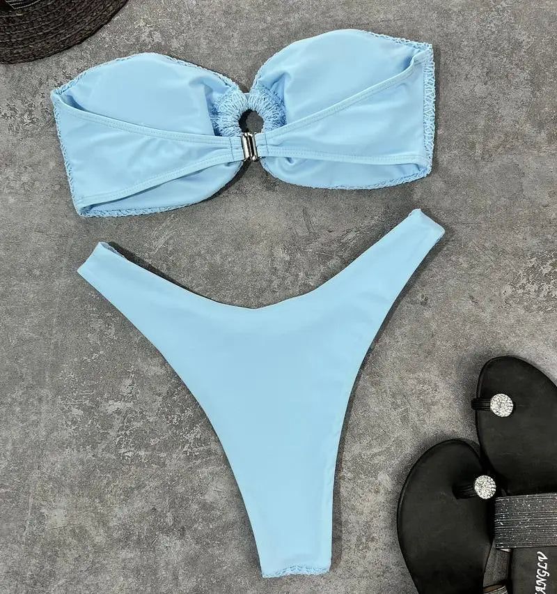 Luna | Trendy & sexy strapless bikini in de kleur Zwart voor dames in Beach stijl ideaal voor de zomer.