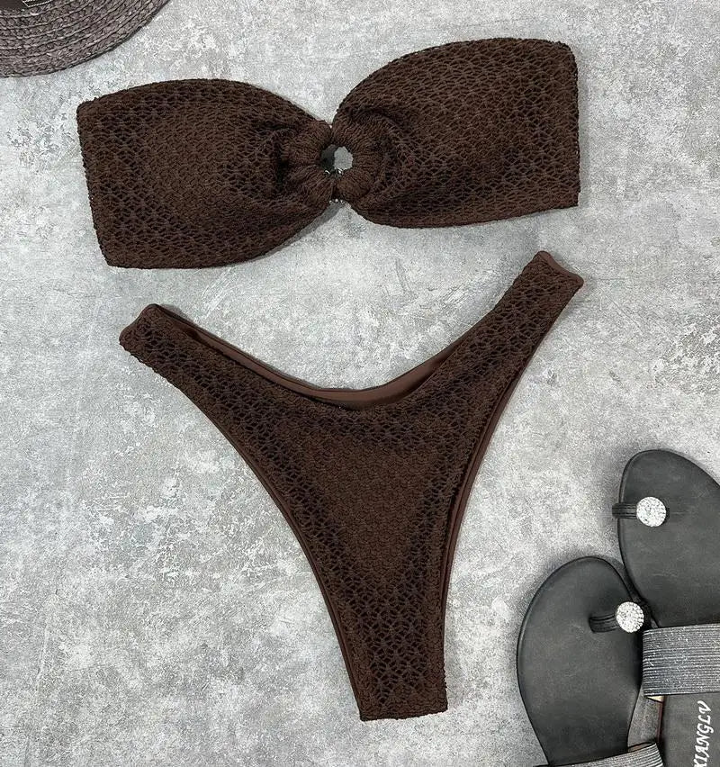 Luna | Trendy & sexy strapless bikini in de kleur Zwart voor dames in Beach stijl ideaal voor de zomer.