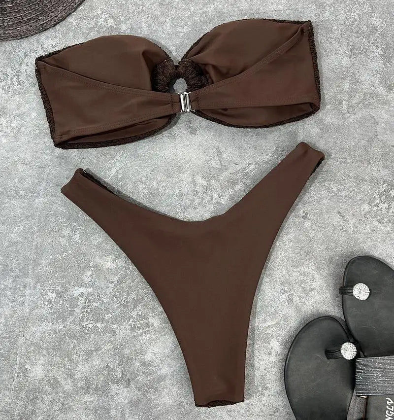 Luna | Trendy & sexy strapless bikini in de kleur Zwart voor dames in Beach stijl ideaal voor de zomer.