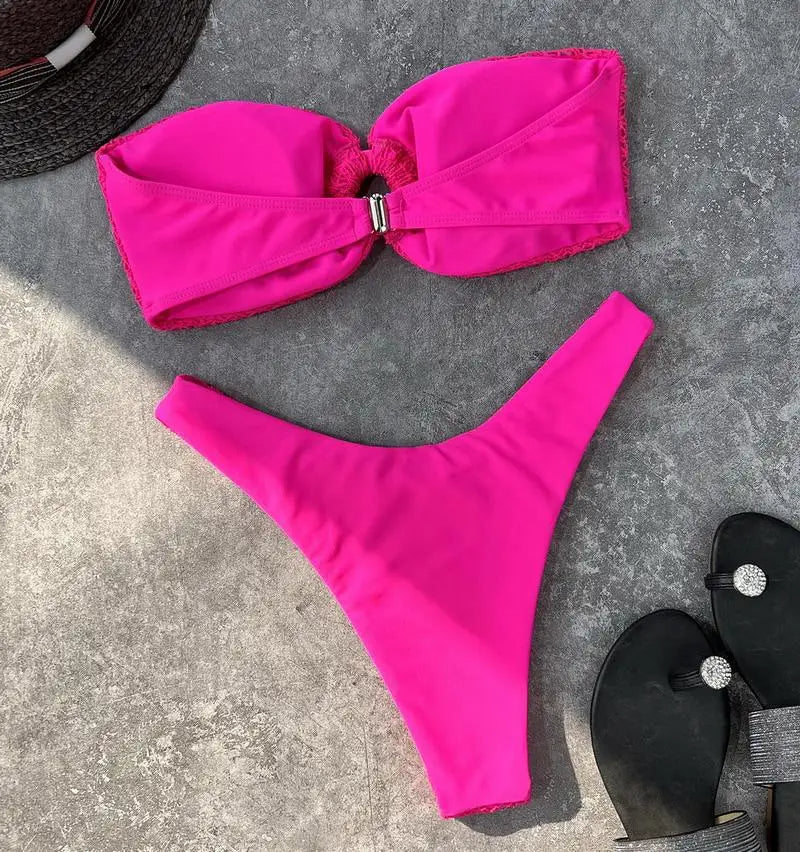 Luna | Trendy & sexy strapless bikini in de kleur Zwart voor dames in Beach stijl ideaal voor de zomer.