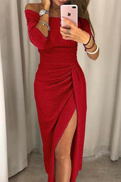 Mariah | Elegante fluwelen kerstjurk met split in de kleur Rood voor dames in Party stijl ideaal voor de herfst.