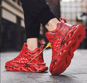 Mateo | Stijlvolle off-white heren schoenen in de kleur Rood voor heren in stijl geschikt voor alle seizoenen.