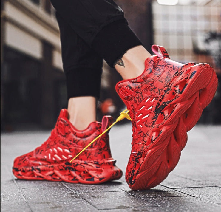 Mateo | Stijlvolle off-white heren schoenen in de kleur Rood voor heren in stijl geschikt voor alle seizoenen.