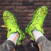 Mateo | Stijlvolle off-white heren schoenen in de kleur Rood voor heren in stijl geschikt voor alle seizoenen.