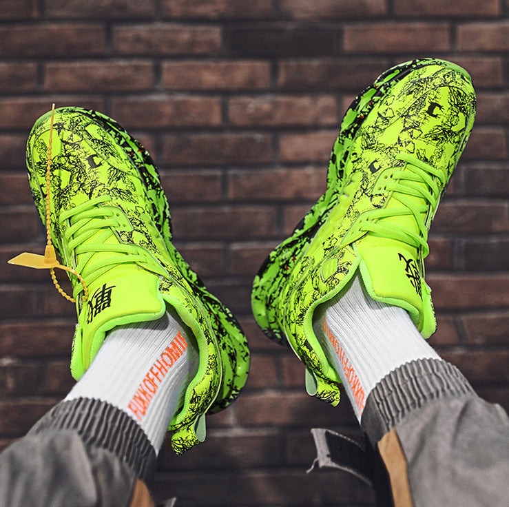 Mateo | Stijlvolle off-white heren schoenen in de kleur Rood voor heren in stijl geschikt voor alle seizoenen.