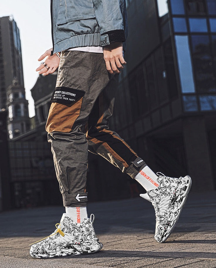 Mateo | Stijlvolle off-white heren schoenen in de kleur Rood voor heren in stijl geschikt voor alle seizoenen.