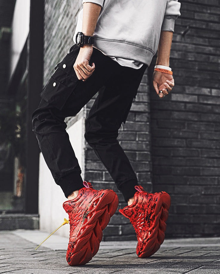 Mateo | Stijlvolle off-white heren schoenen in de kleur Rood voor heren in stijl geschikt voor alle seizoenen.