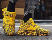 Mateo | Stijlvolle off-white heren schoenen in de kleur Geel voor heren in stijl geschikt voor alle seizoenen.