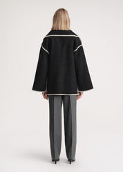 Merino | Luxe wollen jas met sjaal voor vrouwen in de kleur Zwart/Wit voor dames in Heritage stijl ideaal voor de winter