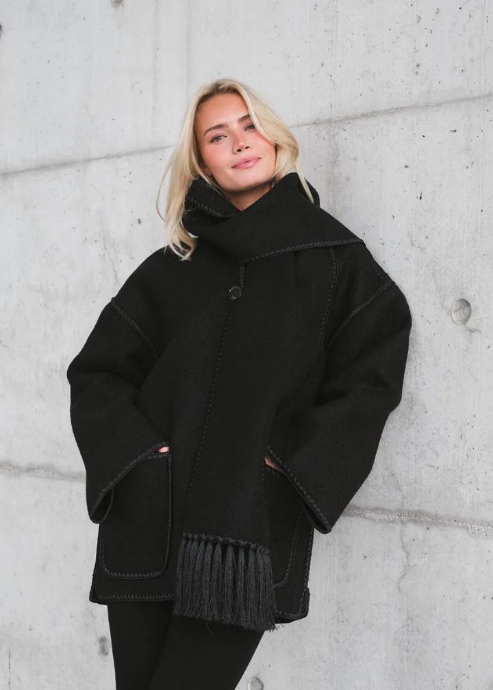 Merino | Luxe wollen jas met sjaal voor vrouwen in de kleur Zwart/Wit voor dames in Heritage stijl ideaal voor de winter