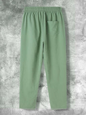 Heren zomerset, perfect voor zomerse dagen. Deze trendy set biedt coördinerende kledingstukken die ideaal zijn voor diverse casual gelegenheden in warm weer. Tweedelige set met korte mouwen en een broek onder de knie, in een casual vintage stijl voor een modieuze uitstraling. Maattabel beschikbaar voor verschillende maten.