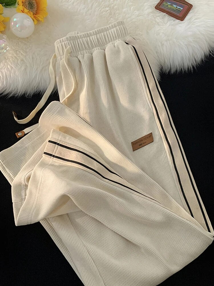 Michiel | Baggy gestreepte corduroy broek voor mannen in de kleur Wit voor heren in Streetwear stijl geschikt voor alle seizoenen.