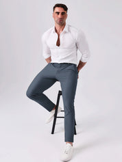 Mike | Slanke broek in de kleur Bruin voor heren in stijl geschikt voor alle seizoenen.