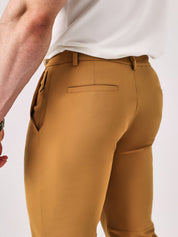 Mike | Slanke broek in de kleur Bruin voor heren in stijl geschikt voor alle seizoenen.