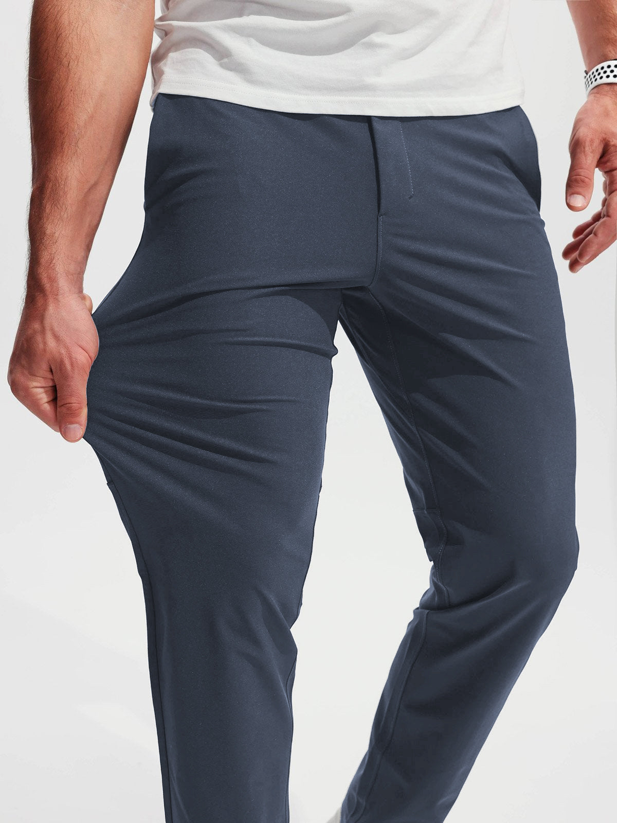 Mike | Slanke broek in de kleur Bruin voor heren in stijl geschikt voor alle seizoenen.