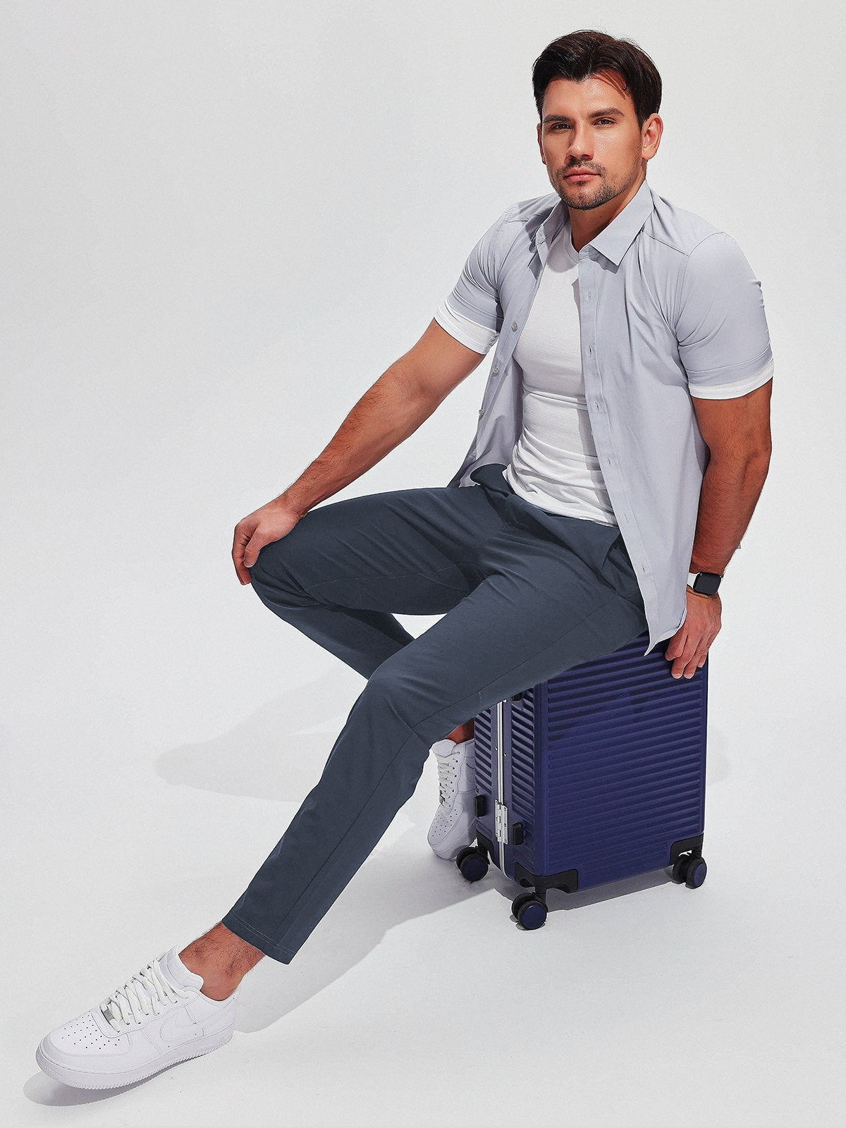 Mike | Slanke broek in de kleur Bruin voor heren in stijl geschikt voor alle seizoenen.