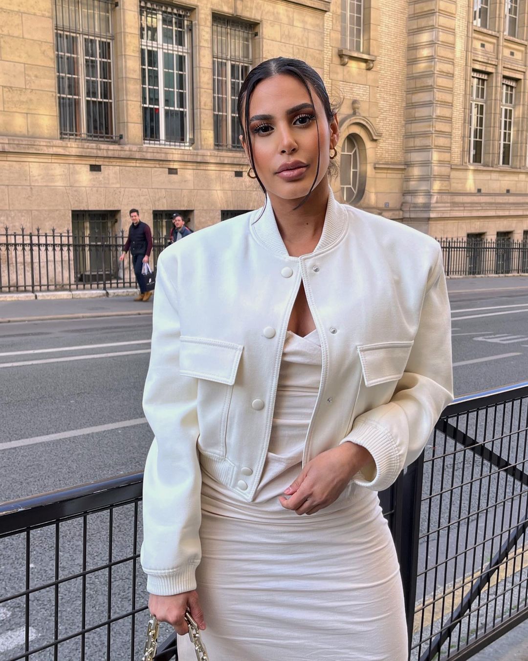 Mila | Casual bomberjack dames in de kleur Grijs voor dames in Streetwear stijl ideaal voor de herfst.