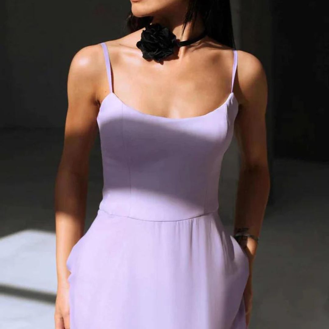 Miriam | Charmante midi-jurk met volants in de kleur Roze voor dames in stijl ideaal voor de lente.