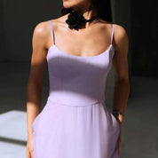 Miriam | Charmante midi-jurk met volants in de kleur Roze voor dames in stijl ideaal voor de lente.