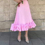 Miriam | Charmante midi-jurk met volants in de kleur Roze voor dames in stijl ideaal voor de lente.