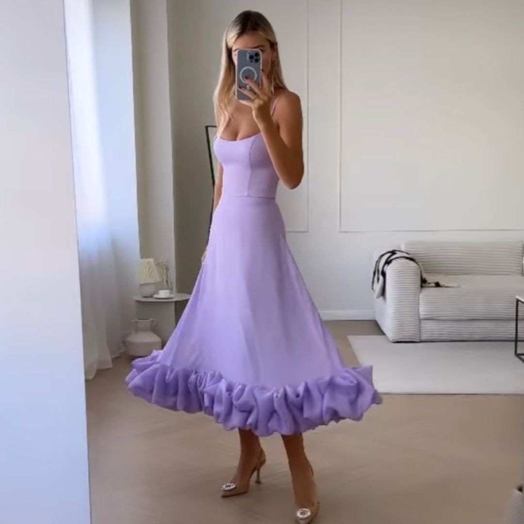 Miriam | Charmante midi-jurk met volants in de kleur Paars voor dames in stijl ideaal voor de lente.