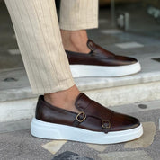 Morris | Moderne leren loafers met gesp voor mannen in de kleur Bruin voor heren in Smart-casual stijl geschikt voor alle seizoenen.