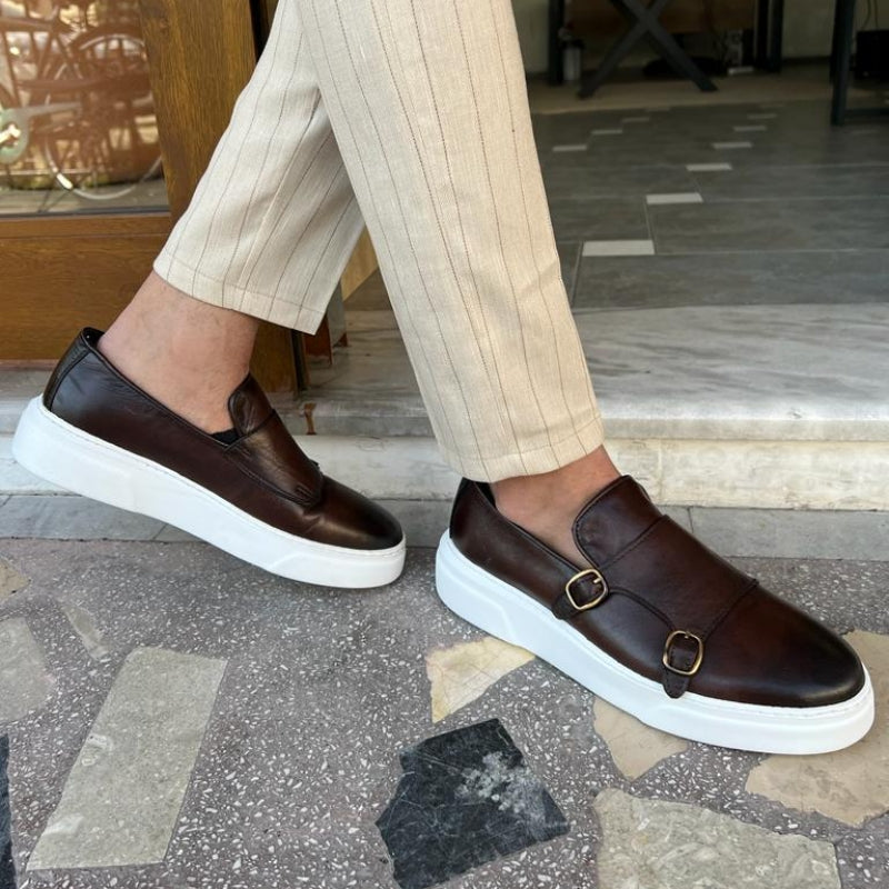 Morris | Moderne leren loafers met gesp voor mannen in de kleur Zwart voor heren in Smart-casual stijl geschikt voor alle seizoenen.