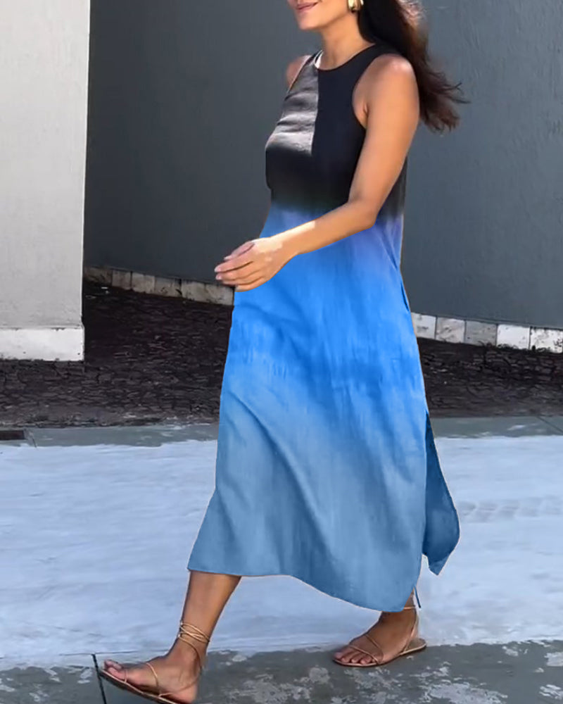 Mouwloze jurk met zijsplit in de kleur Blauw voor dames in stijl ideaal voor de lente.