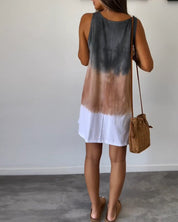 Mouwloze Vrijetijdsjurk in de kleur Grijs voor dames in stijl ideaal voor de zomer.